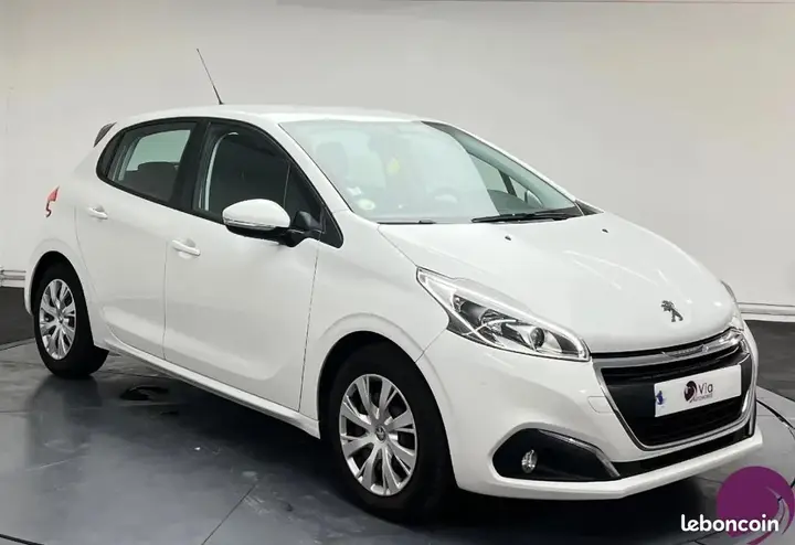 Peugeot 208 2016 photo 2