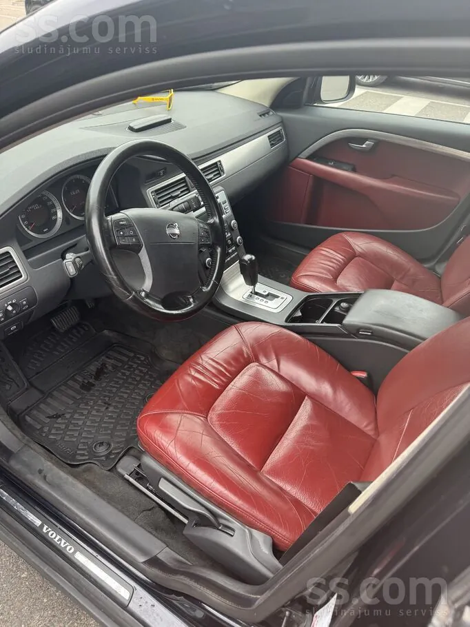 Volvo V70 2009 photo 2