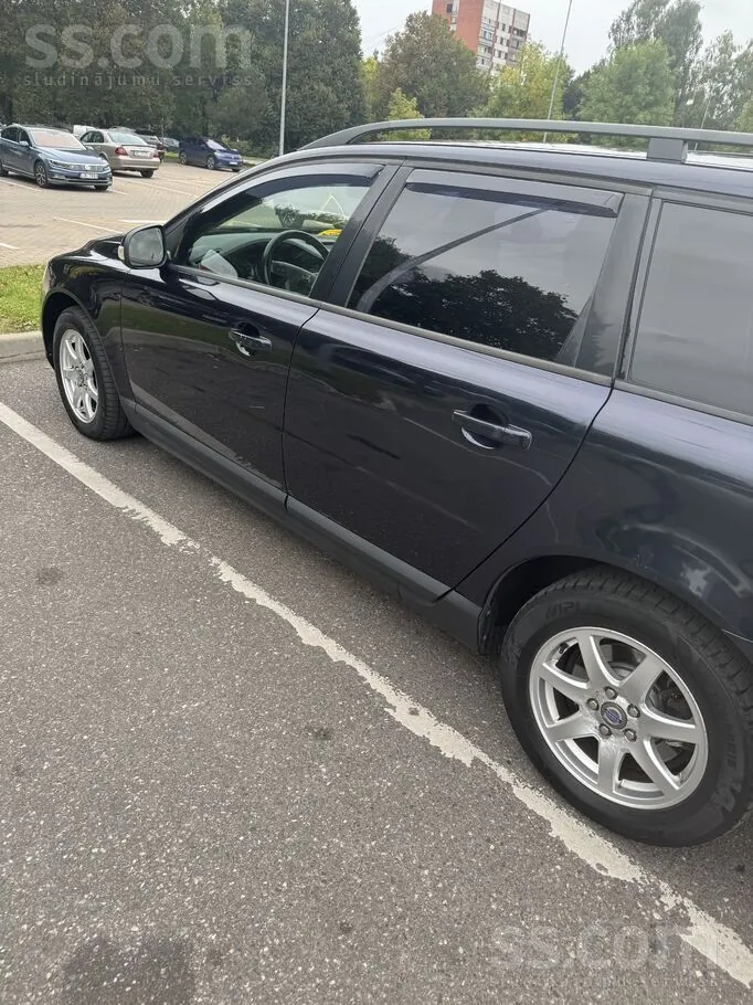 Volvo V70 2009 photo 4