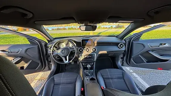 Mercedes-Benz A 180 2013 photo 4