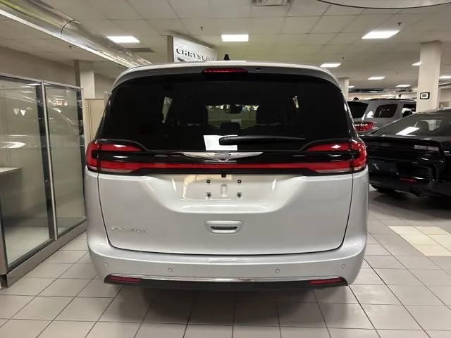 Chrysler Pacifica 2026 photo 4