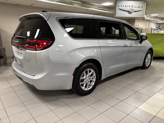 Chrysler Pacifica 2026 photo 3