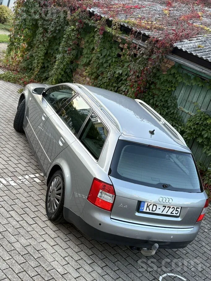 Audi A4 Avant 2003 photo 2