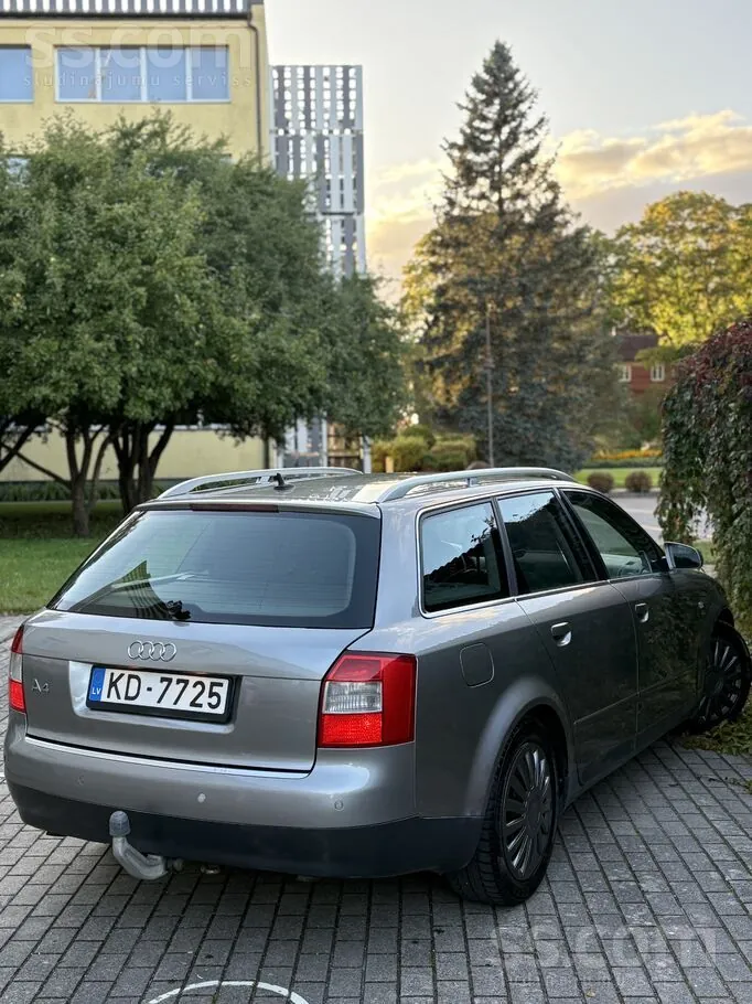 Audi A4 Avant 2003 photo 3