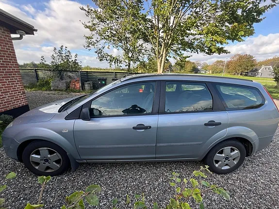 Ford Focus 2005 photo 2