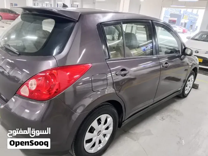 Nissan Tiida 2008 photo 2