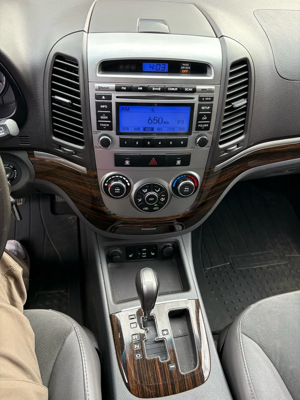 Hyundai Santa Fe 2011 photo 4