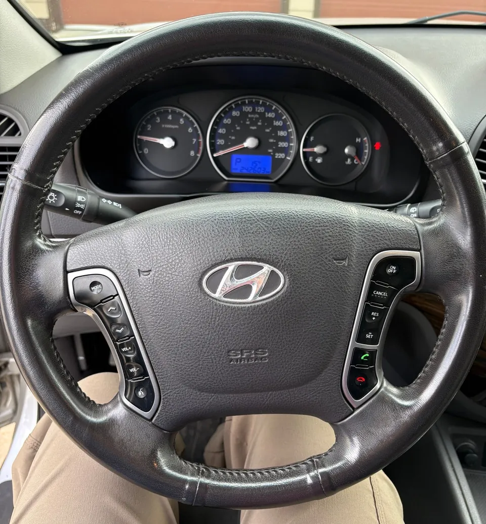 Hyundai Santa Fe 2011 photo 3