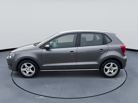 Volkswagen Polo 2011 photo 2