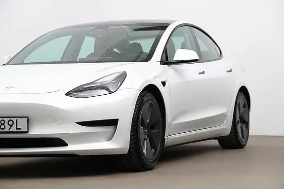Tesla Model 3 2021 photo 2