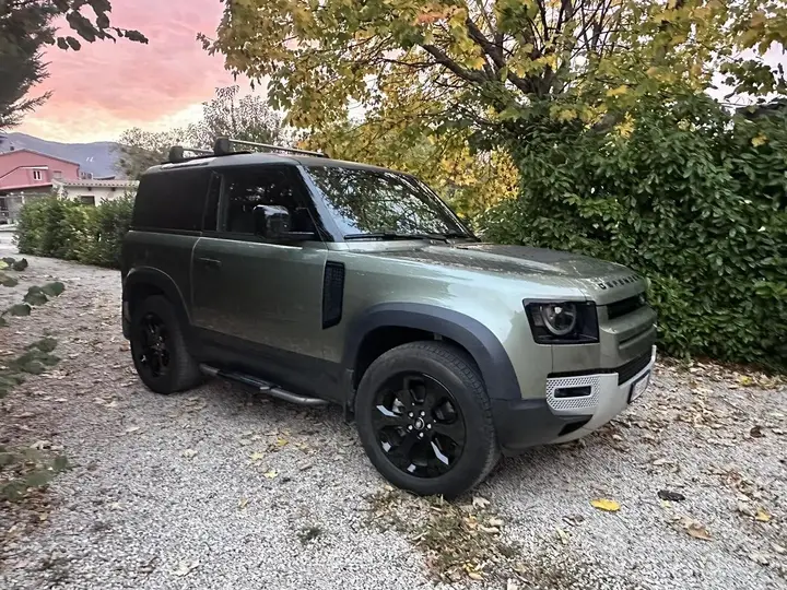 Land Rover Defender