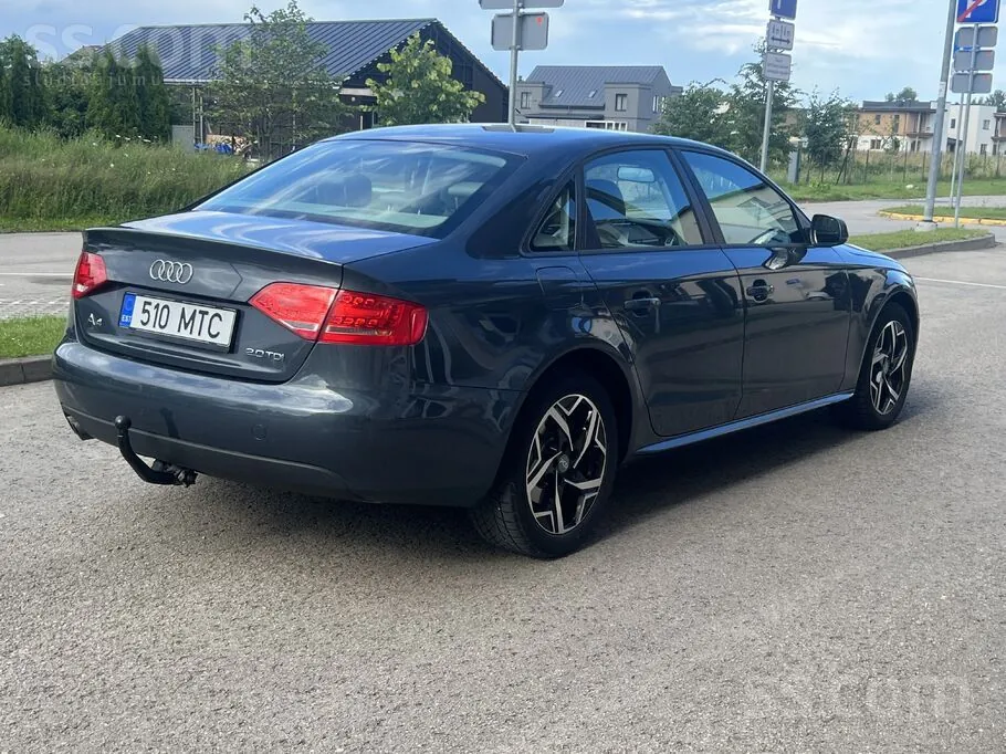 Audi A4 2011 photo 5