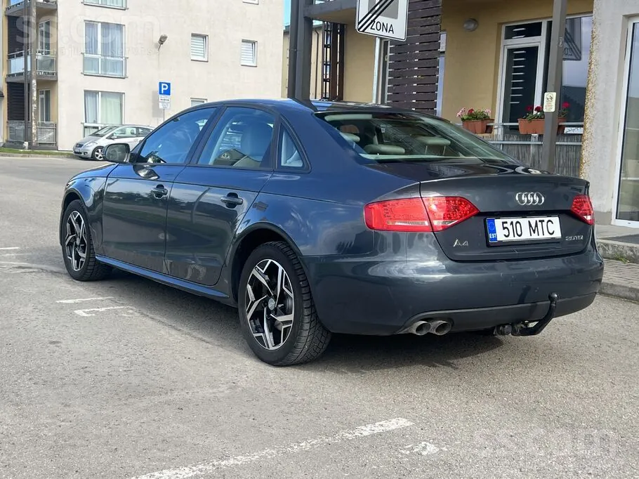 Audi A4 2011 photo 3