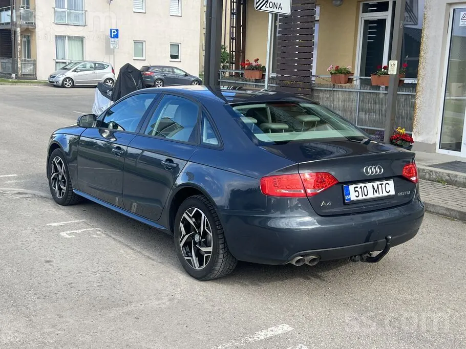 Audi A4 2011 photo 2