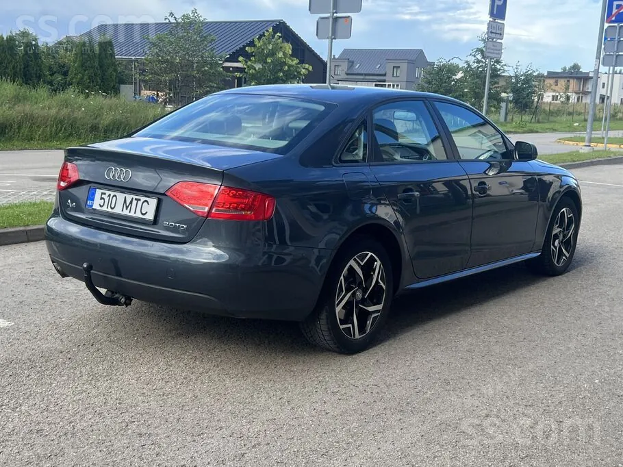 Audi A4 2011 photo 4
