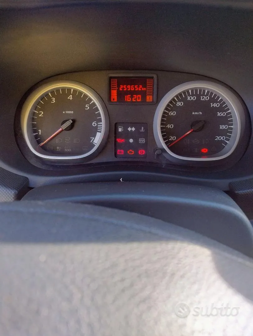 Dacia Duster 2012 photo 5