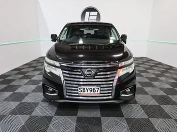 Nissan Elgrand 2015 photo 3