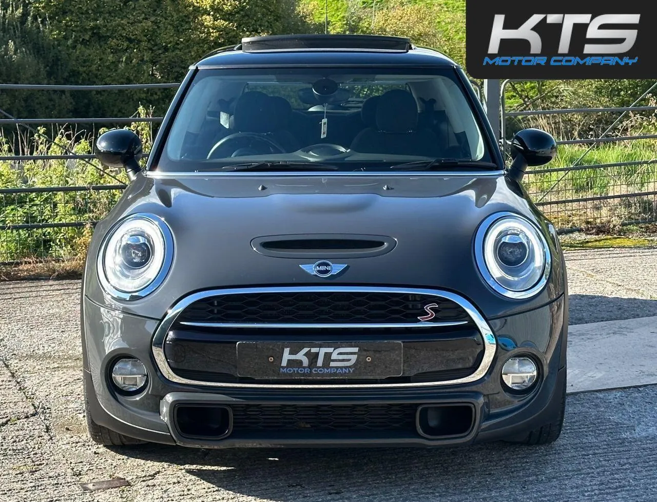 Mini Hatch 2016 photo 4