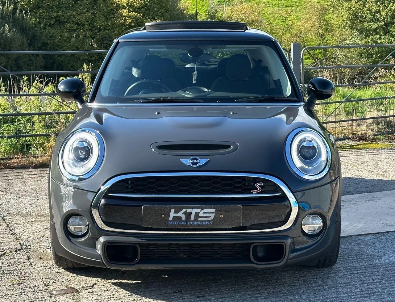 Mini Hatch 2016 photo 3
