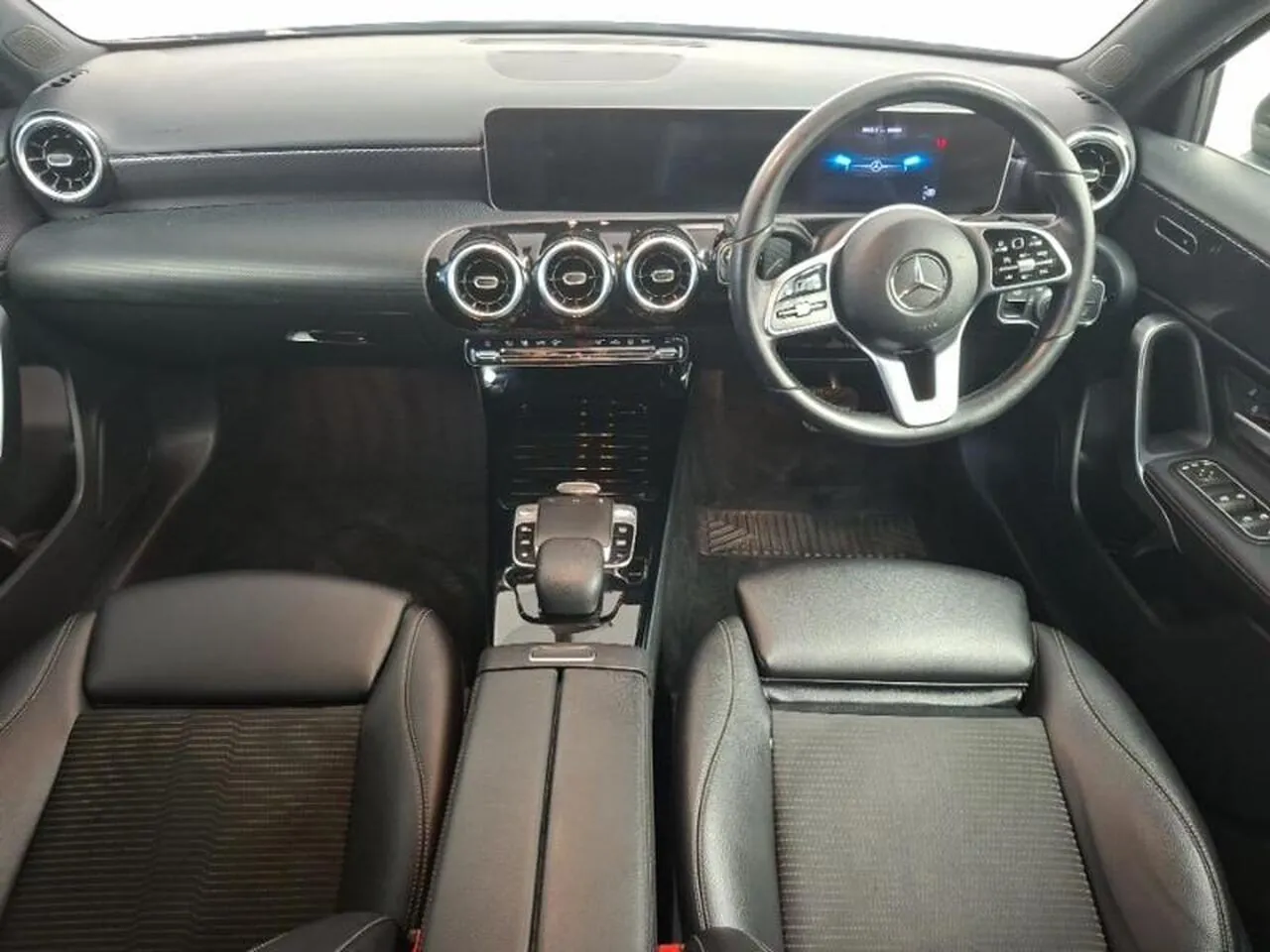 Mercedes-Benz A-Class 2019 photo 3