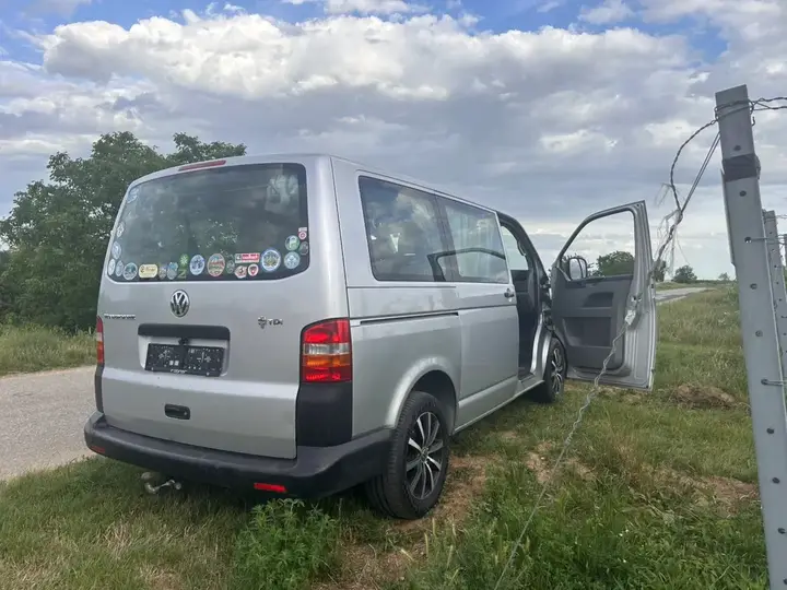 Volkswagen T5 2008 photo 3