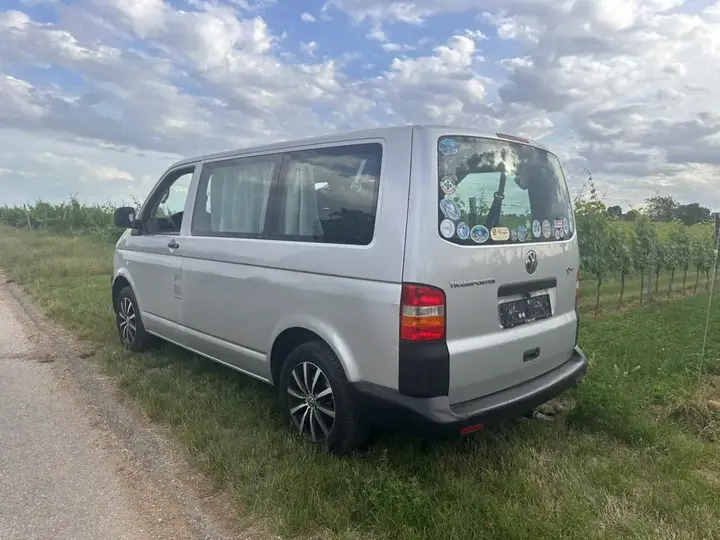 Volkswagen T5 2008 photo 2