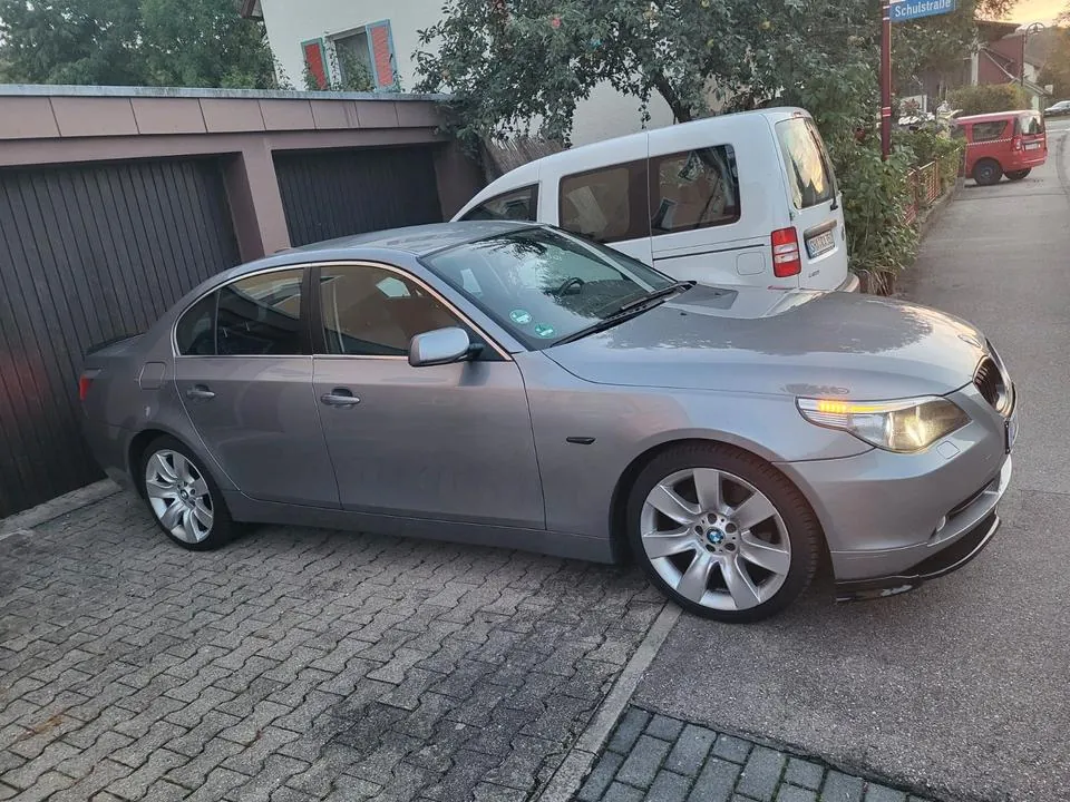 BMW 525I