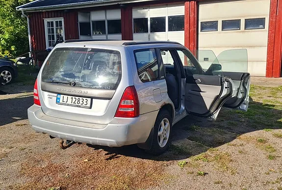 Subaru Forester 2004 photo 5