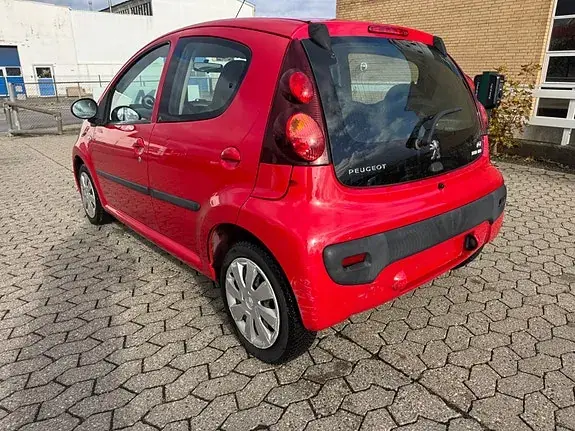 Peugeot 107 2014 photo 3