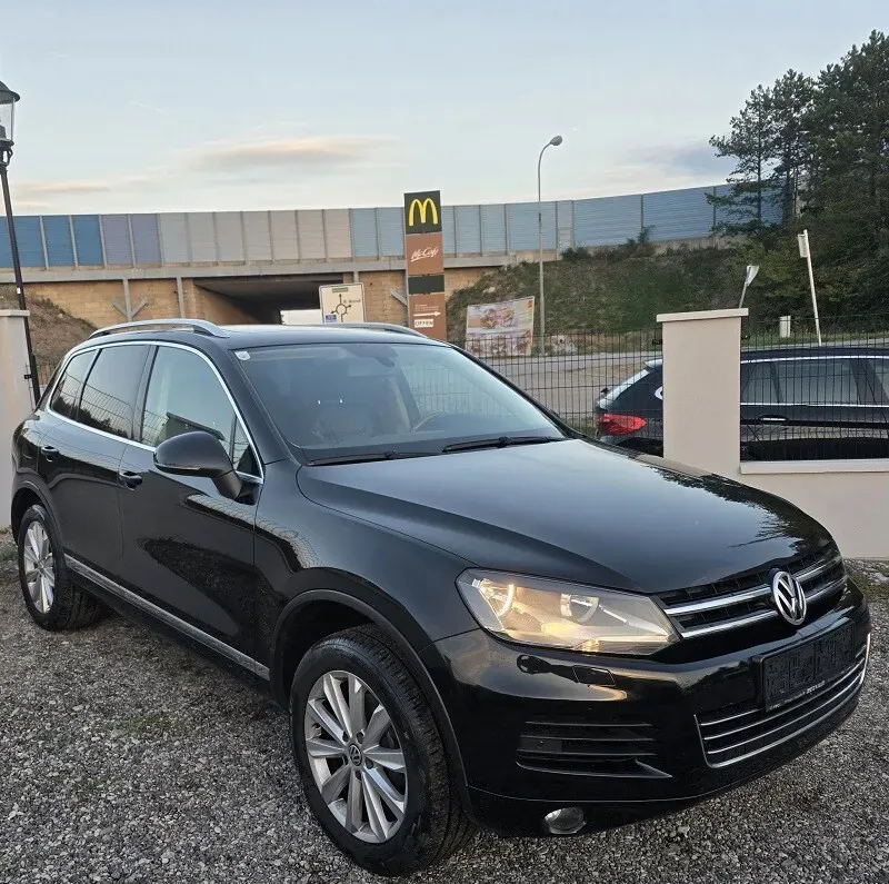 Volkswagen Touareg 2011 photo 2