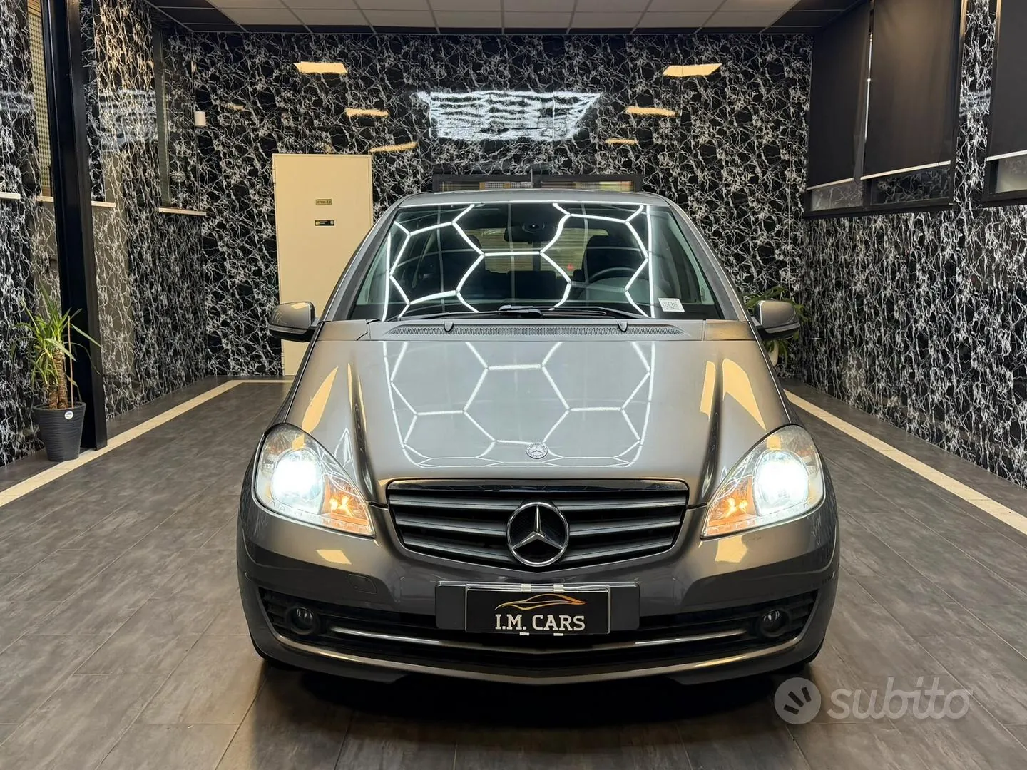Mercedes-Benz A 2011 photo 2