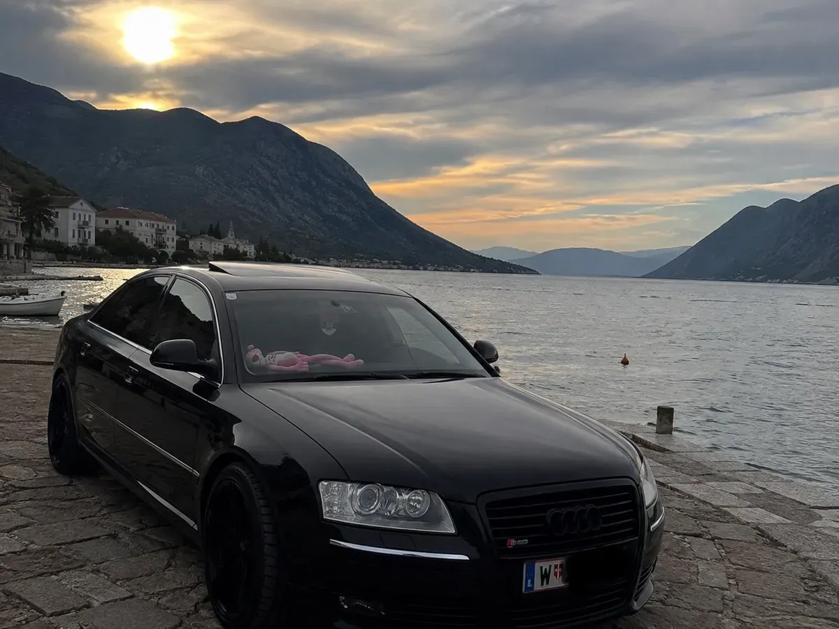 Audi A8 2008 photo 3