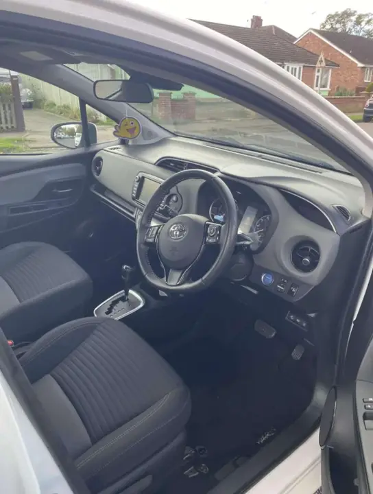 Toyota Yaris 2019 photo 2
