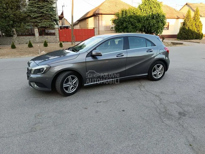 Mercedes-Benz A 180 2014 photo 4