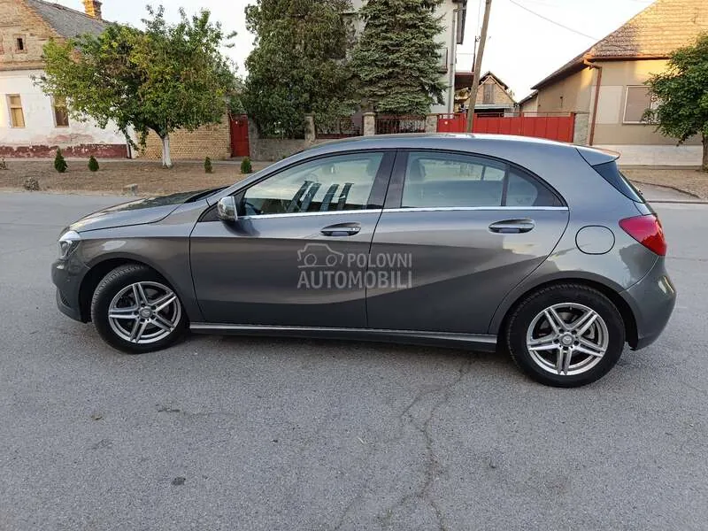 Mercedes-Benz A 180 2014 photo 5