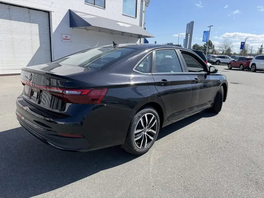 Volkswagen Jetta 2026 photo 4