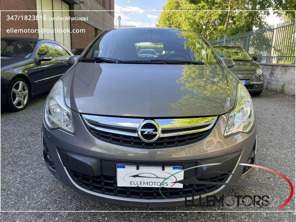 Opel Corsa 2011 photo 2