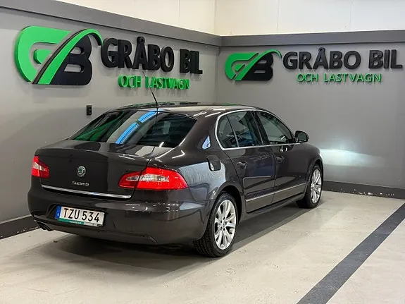 Skoda Superb 2009 photo 5