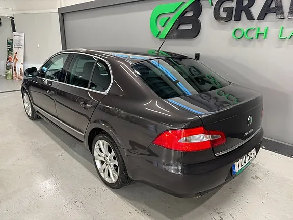 Skoda Superb 2009 photo 4