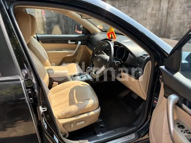 Kia Sorento 2011 photo 2