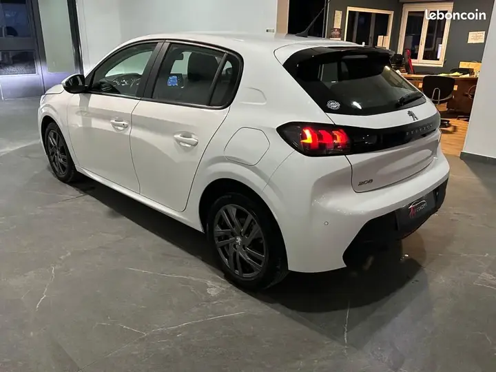 Peugeot 208 2021 photo 4