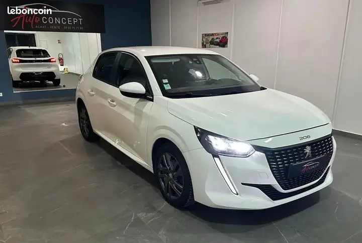 Peugeot 208 2021 photo 3
