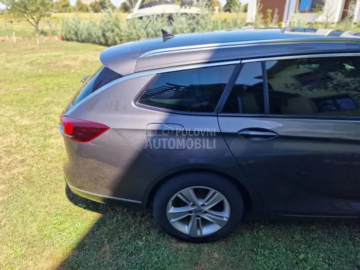 Opel Insignia 2022 photo 2
