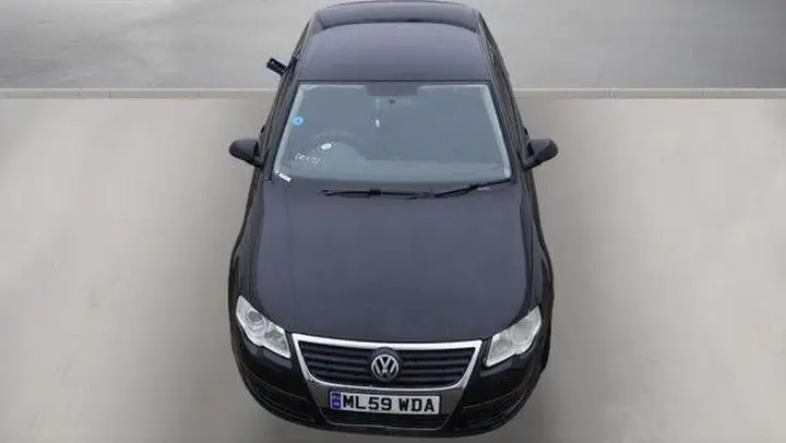 Volkswagen Passat 2009 photo 2
