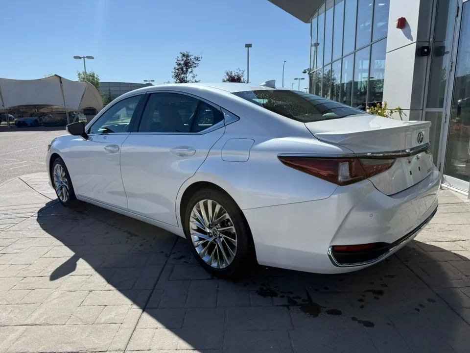 Lexus Es 2023 photo 2