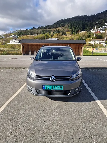 Volkswagen Touran 2015 photo 2