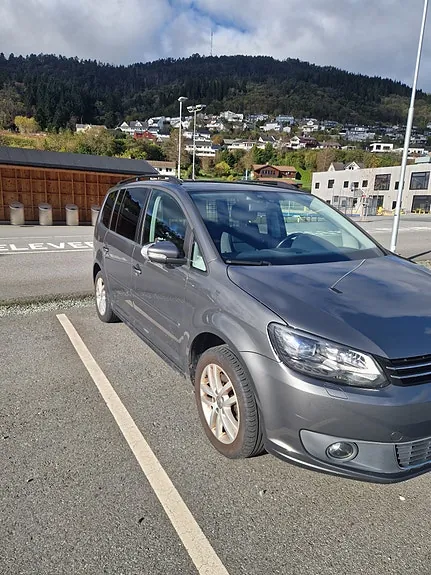 Volkswagen Touran 2015 photo 3