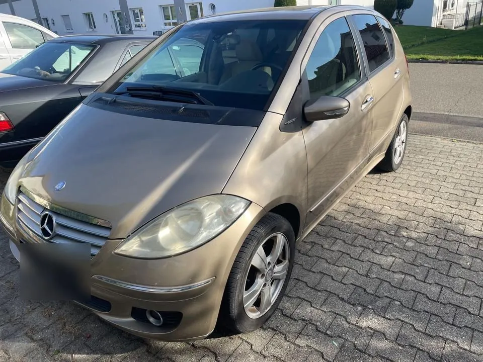 Mercedes-Benz A 200