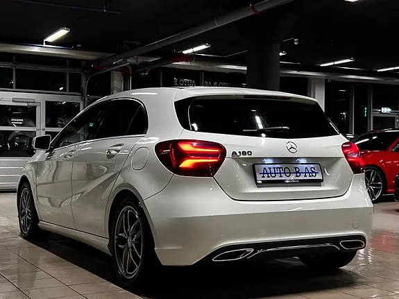 Mercedes-Benz A180 2017 photo 3