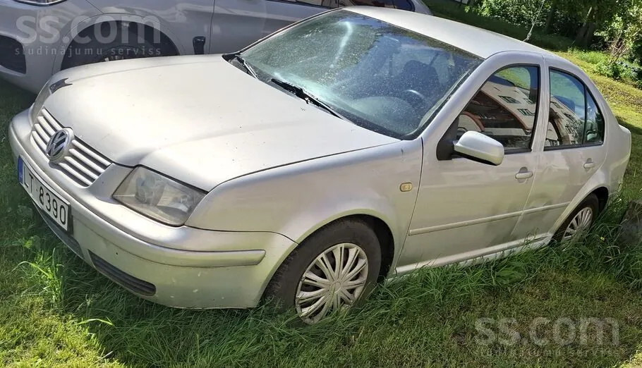 Volkswagen Bora 1999 photo 4